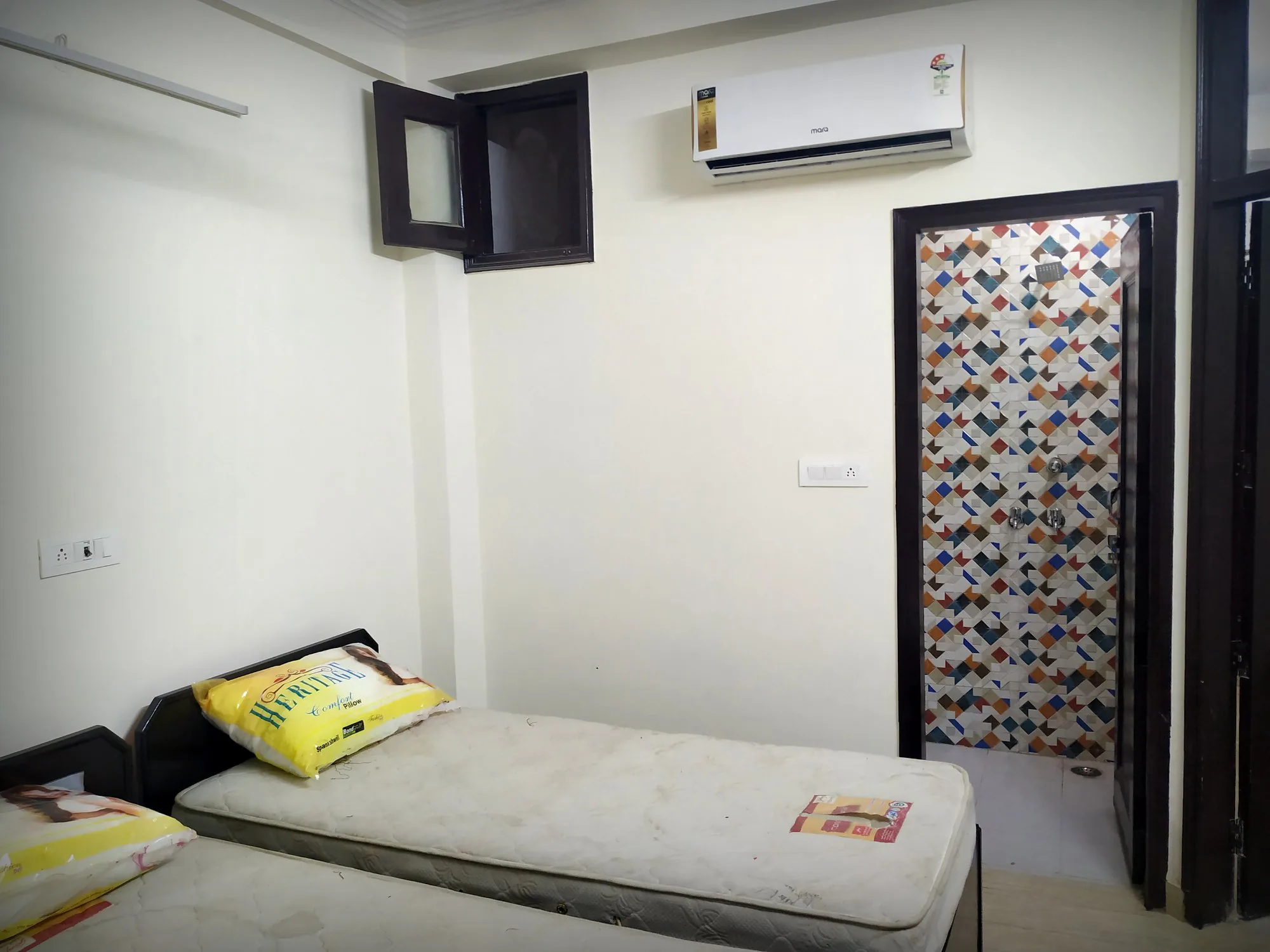 Air-conditioned PG room with attached washroom at New Greenhigh Homes